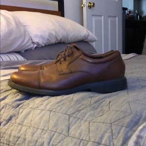 Men’s oxford/wingtip style Rockport shoe